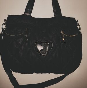 Juicy Couture Beautiful Vintage Bag With Body Strap And Key Fob.